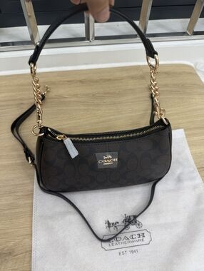 Coach Teri Shoulder Bag Black outlet